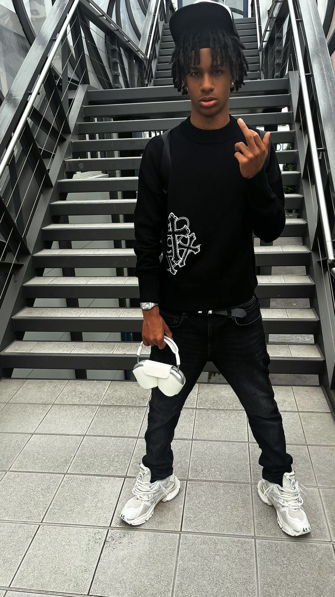 Knit sweater black